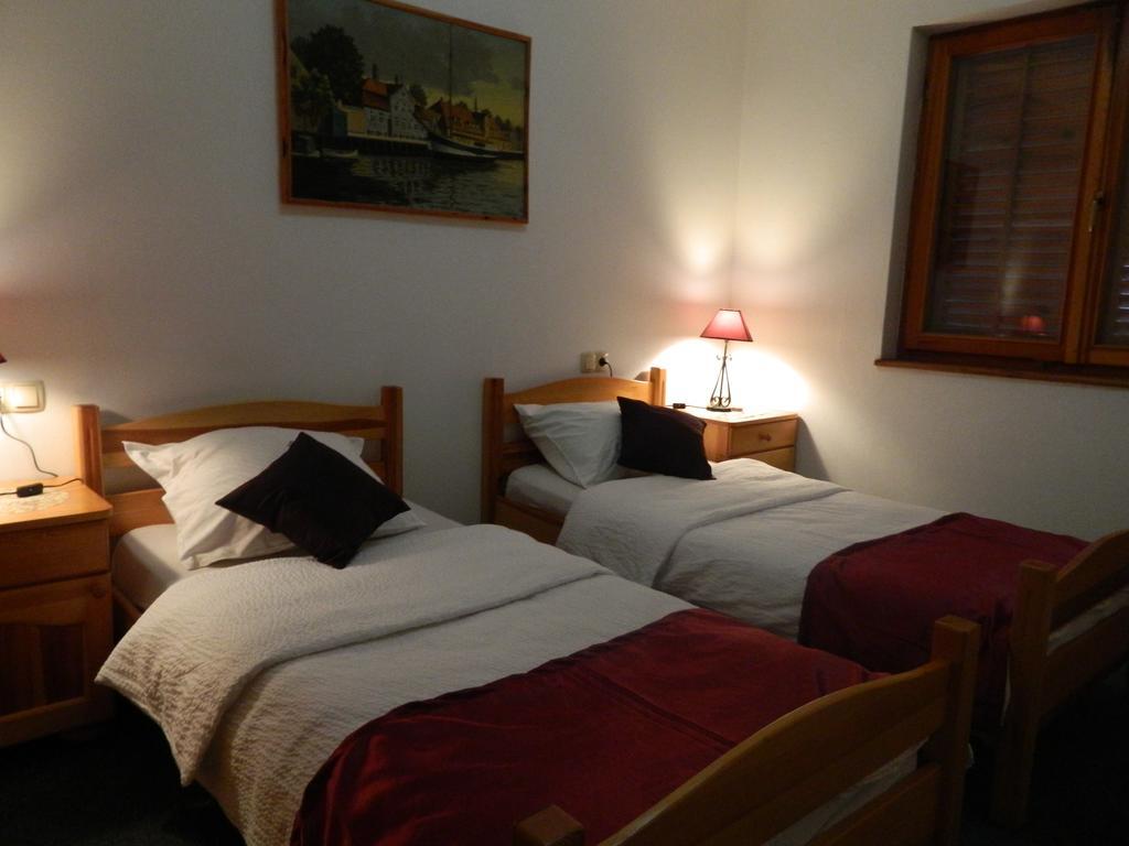 Motel Jelcic Чапліна Номер фото
