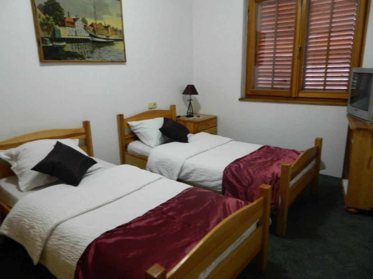 Motel Jelcic Чапліна Номер фото